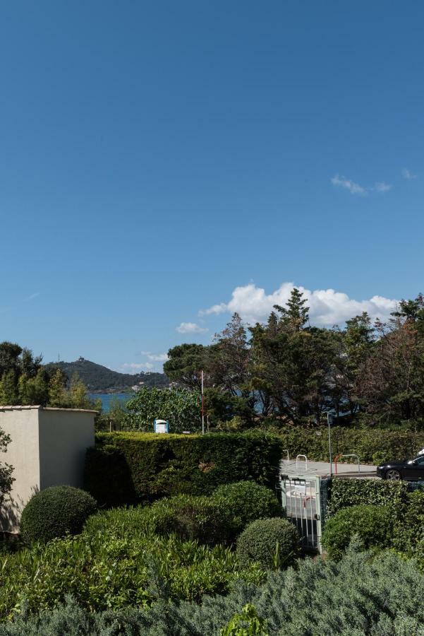 Ferienwohnung „La Cigalerie“ Saint-Raphaël Exteriör bild